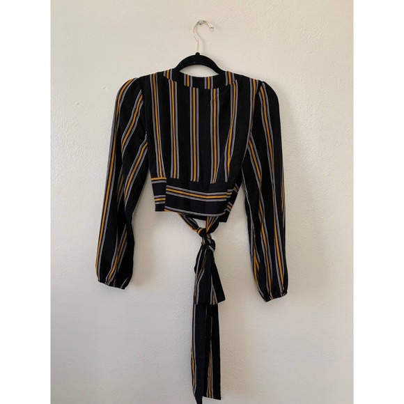 (K03) Forever 21 Cute Cropped Top (Wraps Around Waist ties In front) sz medium - Picture 2 of 5